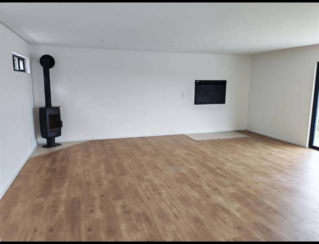 4 BEDROOM HOUSE FOR SALE IN DANA BAY